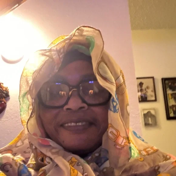 Gucci Multicolor Skull Print Scarf - Picture 4 of 8